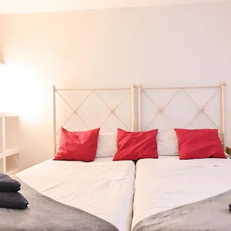 Apartamento Jardín - Axiii83 *