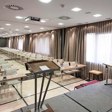 Nh Ribera Del Manzanares Hotel