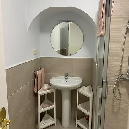 3- Hab Compartida Masculina 8x Hostel