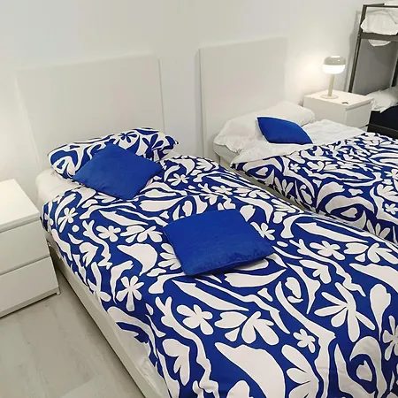 3- Hab Compartida Masculina 8x Hostel *