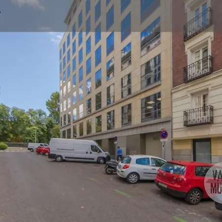 Appartement Modern & Cool Interior Design A 20 Metros Del Retiro E1