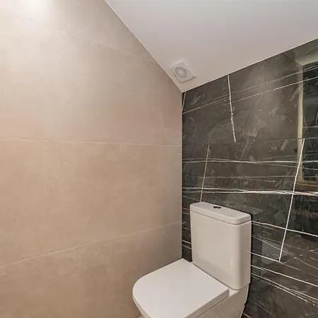 Apartment Centro Xxi Calle Principe 3br 3bh Madrid