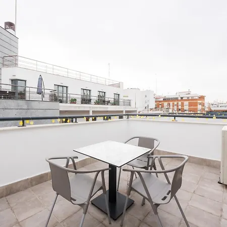 Aparthotel Lemon & Bernabeu Madrid
