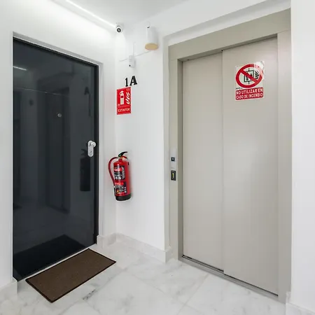 Aparthotel Lemon & Bernabeu Madrid