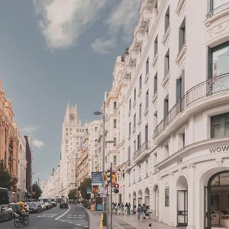 Apartment Amplio Piso De 7 Habs, 4 Banos Sobre Calle Gran Via *