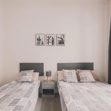 Amplio Piso De 7 Habs, 4 Banos Sobre Calle Gran Via Apartment *