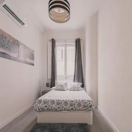 Amplio Piso De 7 Habs, 4 Banos Sobre Calle Gran Via Apartment