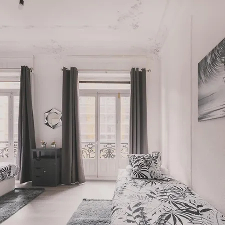Amplio Piso De 7 Habs, 4 Banos Sobre Calle Gran Via Apartment Madrid