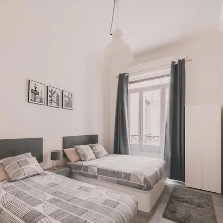 Amplio Piso De 7 Habs, 4 Banos Sobre Calle Gran Via Apartment