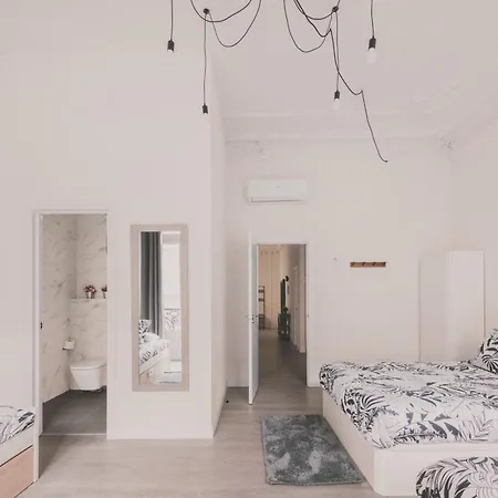 Apartment Amplio Piso De 7 Habs, 4 Banos Sobre Calle Gran Via Madrid