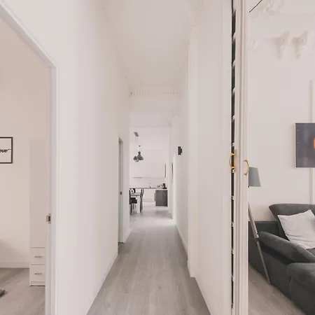 Amplio Piso De 7 Habs, 4 Banos Sobre Calle Gran Via Apartment