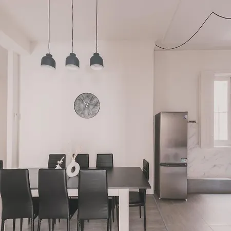 Apartment Amplio Piso De 7 Habs, 4 Banos Sobre Calle Gran Via