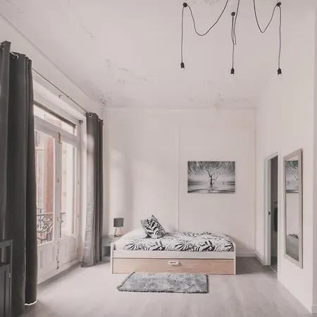 Appartement Amplio Piso De 7 Habs, 4 Banos Sobre Calle Gran Via