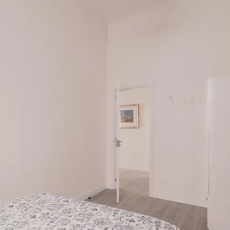 Apartment Amplio Piso De 7 Habs, 4 Banos Sobre Calle Gran Via Madrid