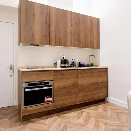 Apartment #5 New Duplex 2 Bedroom Flat In City Center