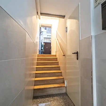 Apartment New Flat , Modern , Wifi, 10min Sol, 5 Reina Sofia Madrid