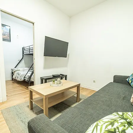 New Flat , Modern , Wifi, 10min Sol, 5 Reina Sofia Apartment *