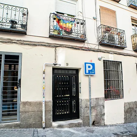 Apartment New Flat , Modern , Wifi, 10min Sol, 5 Reina Sofia