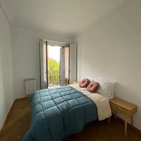Guest house First Stop- Lope De Vega's Dream Coliving *