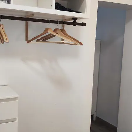 Apartment Entero Junto A Cuatro Caminos Con Licencia Del Ayto De *