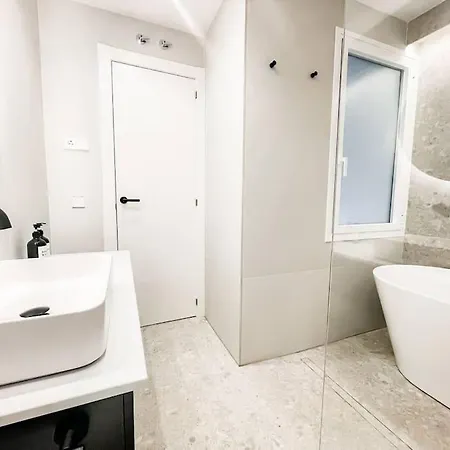 Apartment Breton De Herreros 54