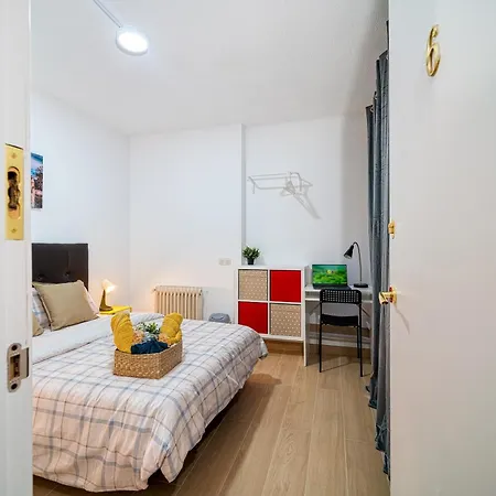 P Casacafe Calle Carlos Dubois 3 * Madrid
