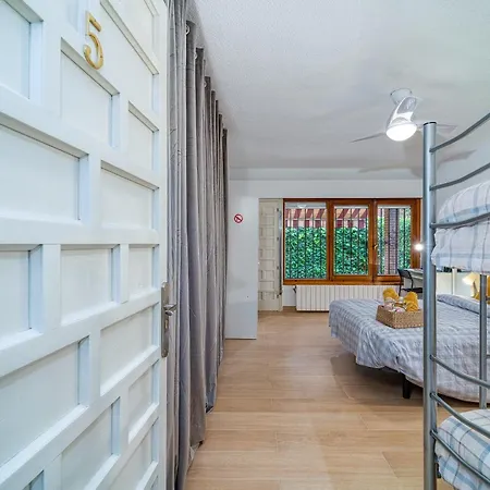 P Casacafe Calle Carlos Dubois 3 Aparthotel Madrid