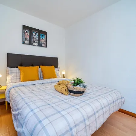 Aparthotel P Casacafe Calle Carlos Dubois 3