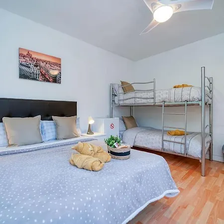 Aparthotel P Casacafe Calle Carlos Dubois 3 *