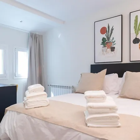 Apartahotel Reina 15 *