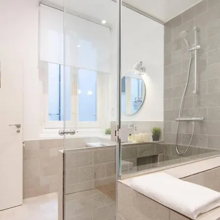 Renovated And Modern- 3bd 2bth- Anton Martin Apartment *