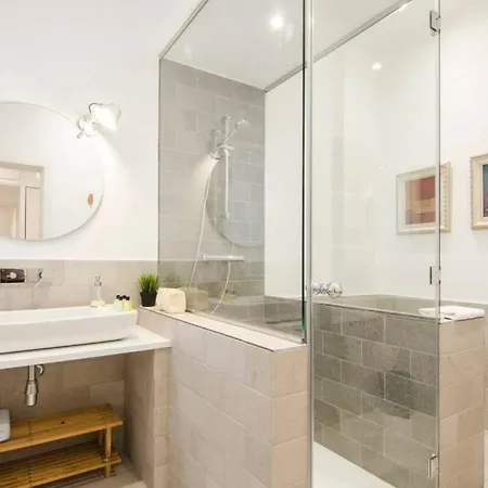 Renovated And Modern- 3bd 2bth- Anton Martin