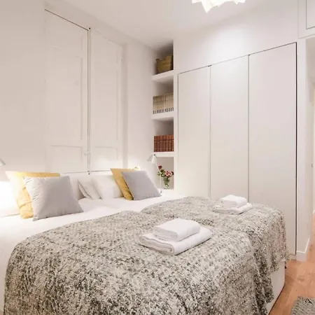 Apartment Renovated And Modern- 3bd 2bth- Anton Martin