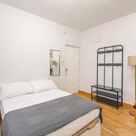 Alojamiento Cerca Del Wizink Y Las Ventas Apartment