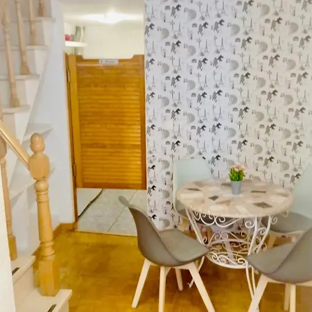Apartment In Downtown
