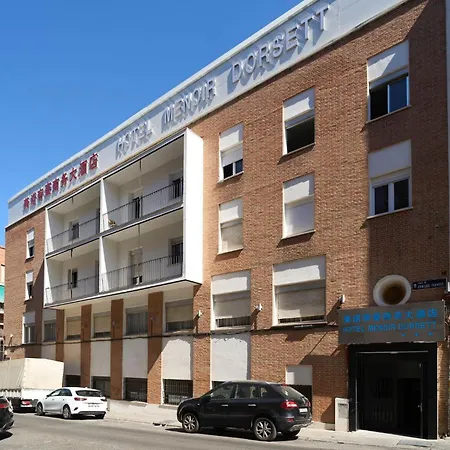 Menoir Dorsett Usera