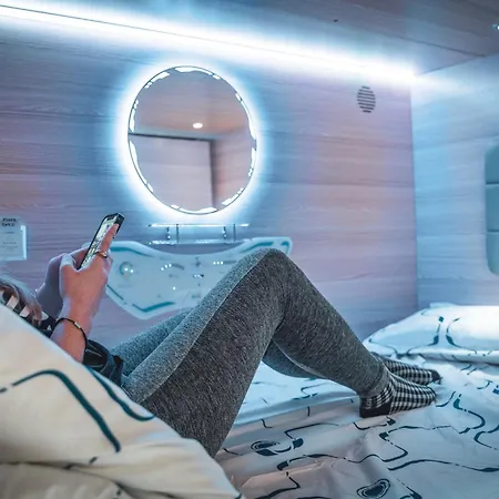 Capsule hotel Gallery Residencia