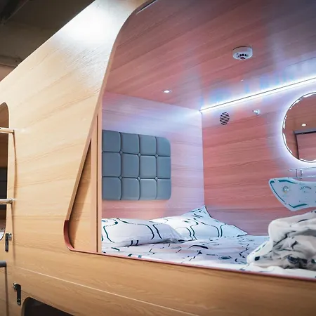 Gallery Residencia Capsule hotel Madrid