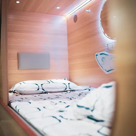 Gallery Residencia Capsule hotel *