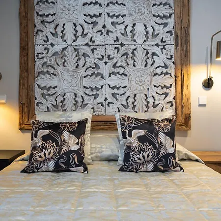 Deluxe Reina Sofia Atocha Comfy