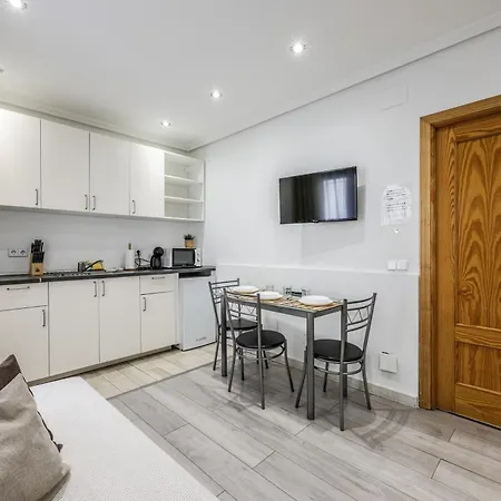Classy Close To Retiro Park, Madrid