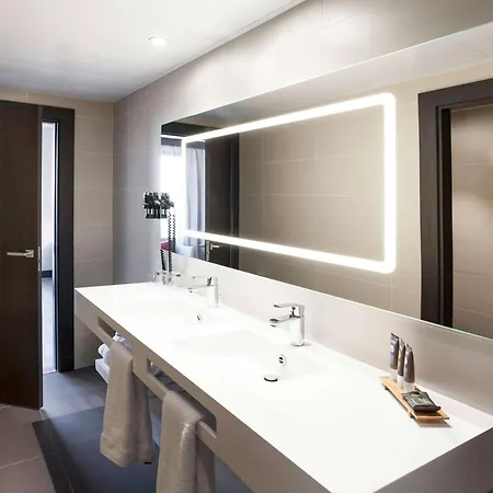 Novotel Center 4*