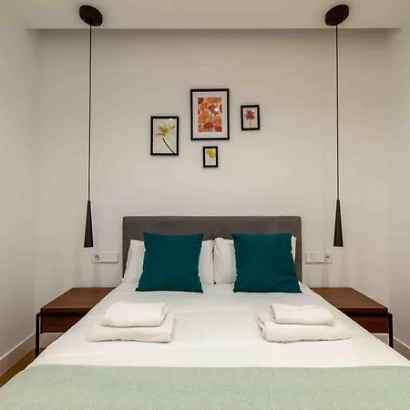 Piso Moderno En Barrio De Salamanca * Madrid