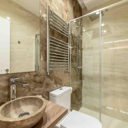 Piso Moderno En Barrio De Salamanca Apartment *