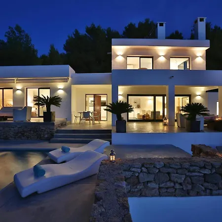 With Outdoor Area Villa *