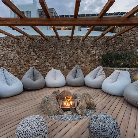 Villa Stunning Surrounded By Lush Greenery