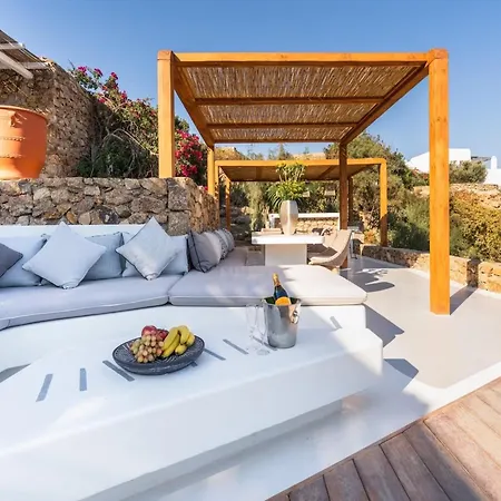 Stunning Surrounded By Lush Greenery Villa *