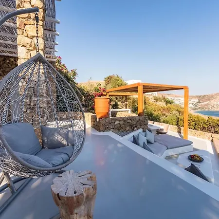 Stunning Surrounded By Lush Greenery *