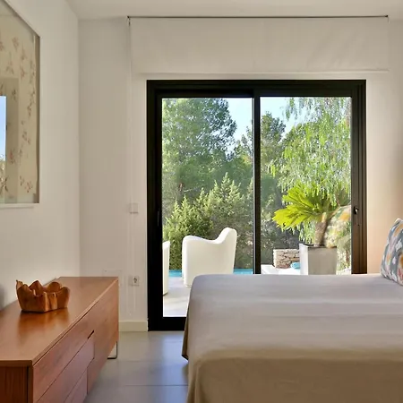 Villa With Outdoor Area *