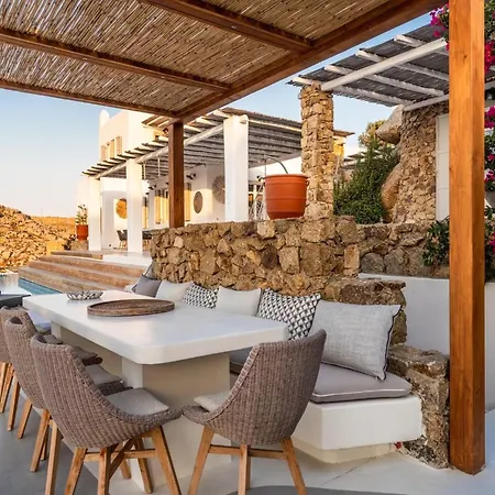 Stunning Surrounded By Lush Greenery * Madrid